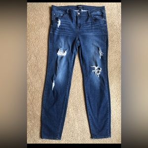 Refuge straight leg distressed jeans 16